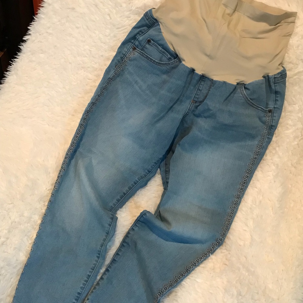 Maternity ankle length jeans size 16